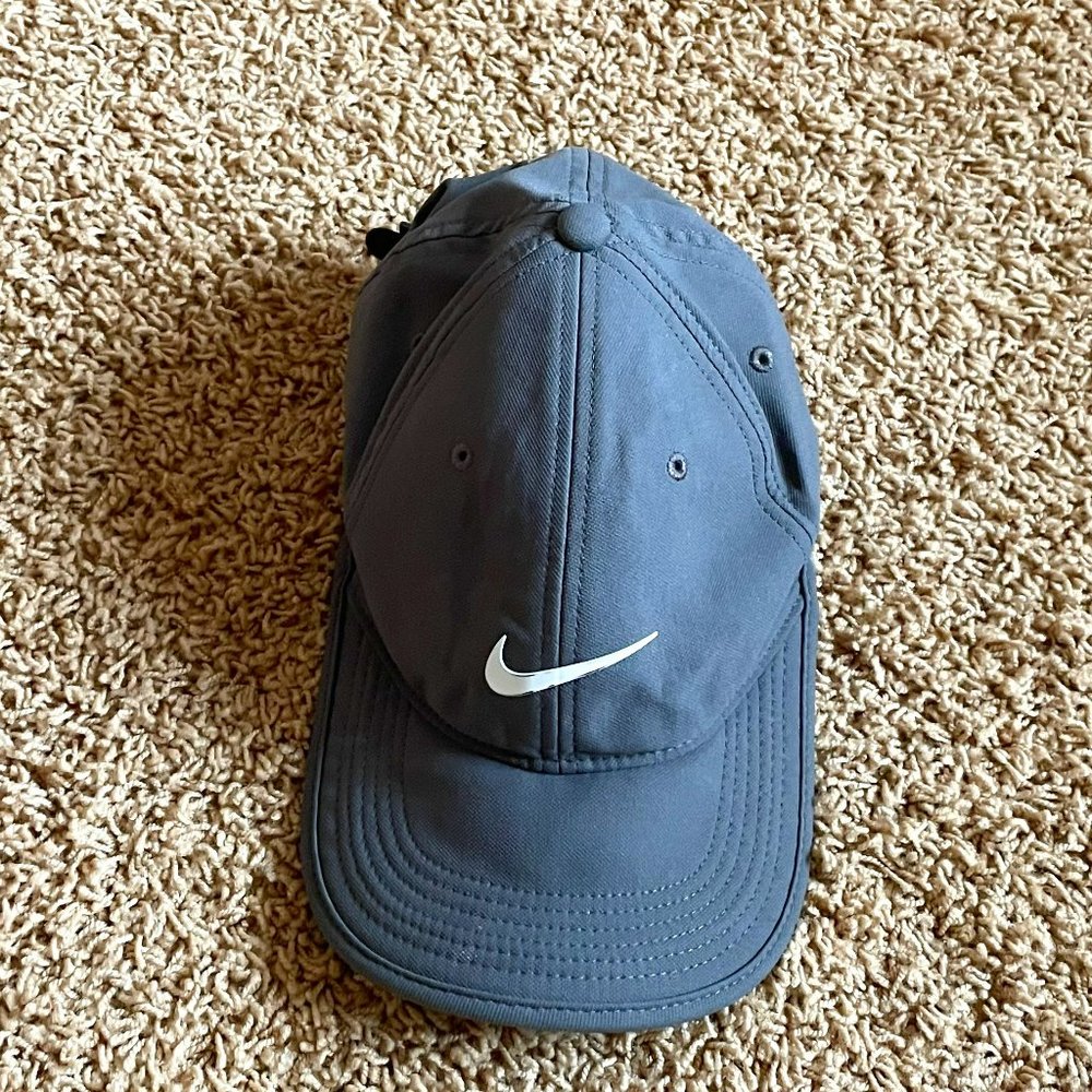 Nike Dri-FIT Club Structured Swoosh Cap